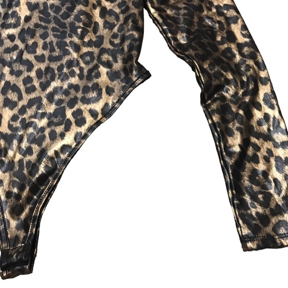 3/$15 Fashion nova one shoulder long sleeve asymmetrical cheetah print bodysuit - Picture 3 of 8